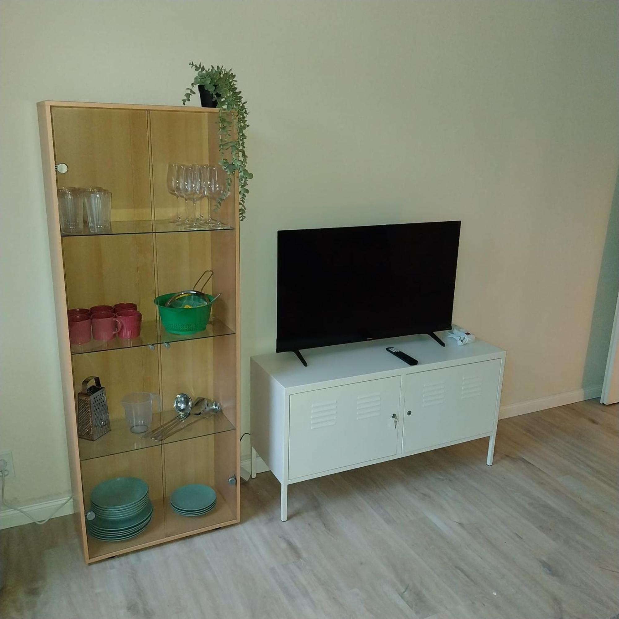 Grossraum-Apartments Mit 2Sz, Wz, Kueche, Smart-Tv, Parken, Etc Erfurt Ruang foto