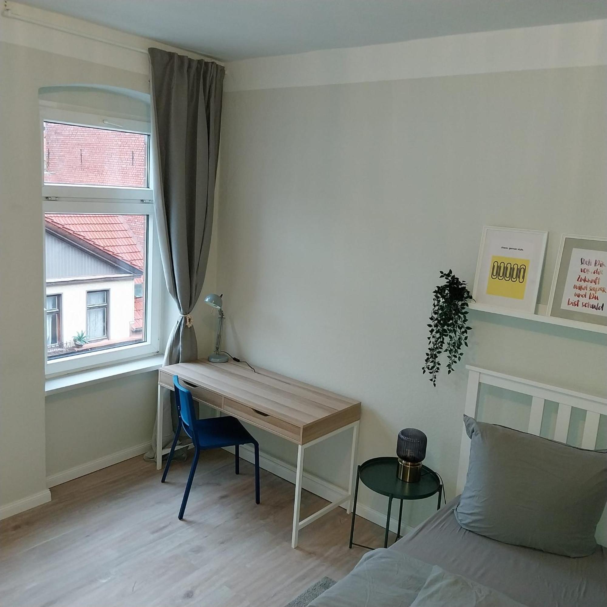 Grossraum-Apartments Mit 2Sz, Wz, Kueche, Smart-Tv, Parken, Etc Erfurt Ruang foto